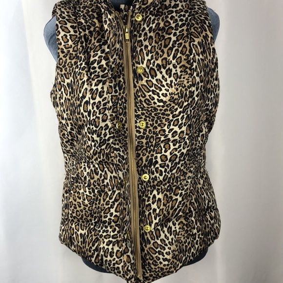 Crown and Ivy Leopard print puffer vest Size PM - Picture 6 of 9